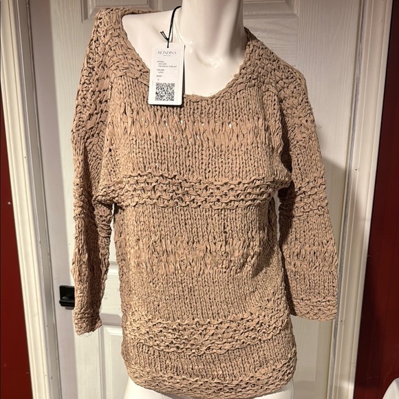 New York Designer Cozy Tan Crew Neck Sweater with Textured Knit - Picture 1 of 5